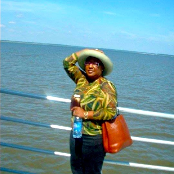 Meet your Posher, Catherine - Picture 1 of 2